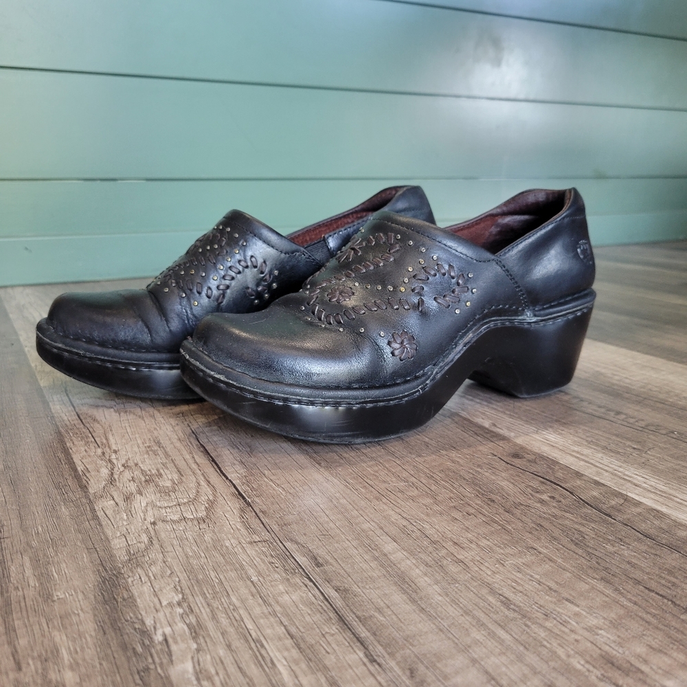 Ariat Strathmore Studded Stitched Leather Clogs